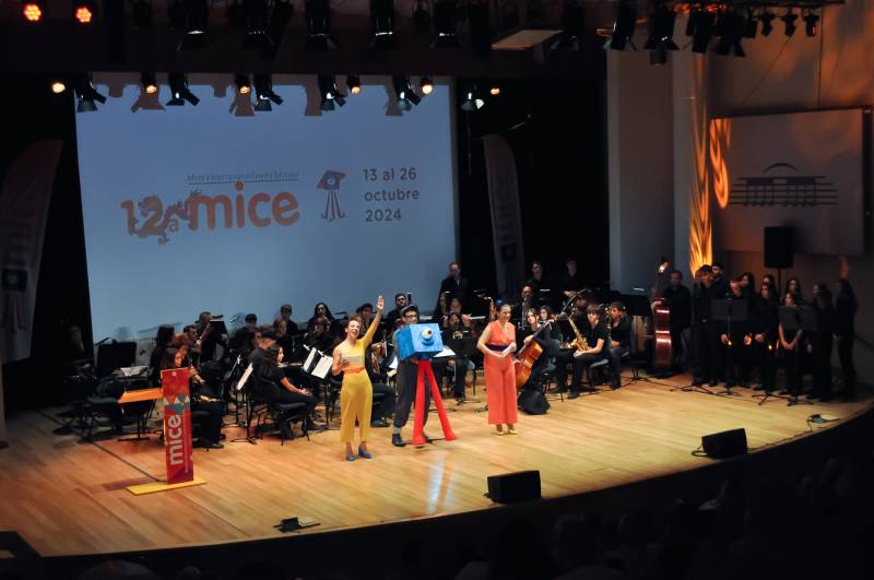 Berta Peiró i Lucia Garcia en À Punt. 