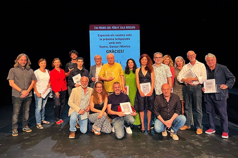 Foto de familia ganadores Premios del Público de Sala Russafa 2024
